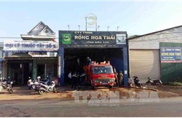 Kịp thời dập tắt đám cháy nhà kho nằm sâu trong khu dân cư tại Đắc Lắk